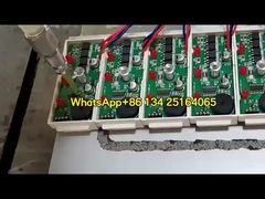 Máquina distribuidora da colagem do AB