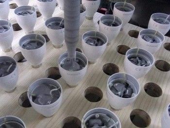 Robô distribuidor de resina adesiva epoxi para paneis de favo de mel