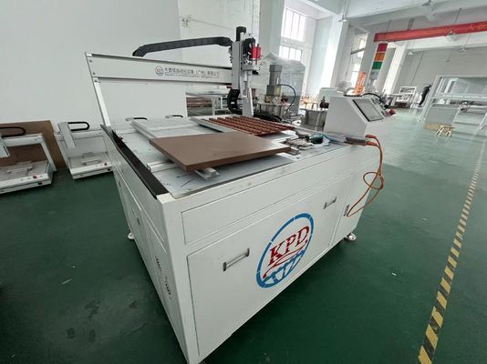 Equipamento de fundição automático de distribuição de potes de 2k PU para colagem de PCBA na linha de produção SMT