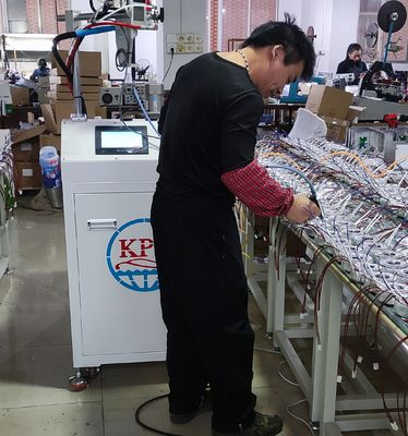 Máquina de mistura e dosagem de dois componentes