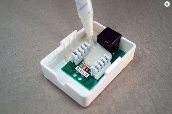 Equipamento de medição e distribuição de compostos de embotelhamento condutores térmicos epoxi